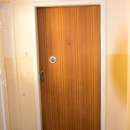 Iren Apartment *